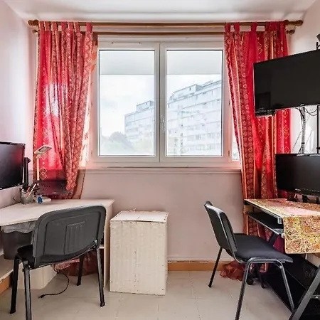 Double Bedroom With Shared Bathroom & Kitchen, Paris