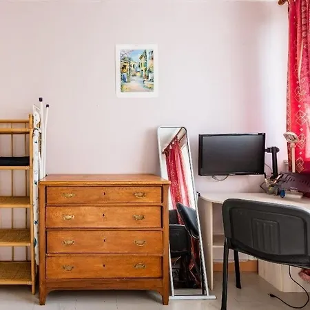 Double Bedroom With Shared Bathroom & Kitchen, Paris Δωμάτια σε οικογενειακή κατοικία Ιβρύ-συρ-Σεν