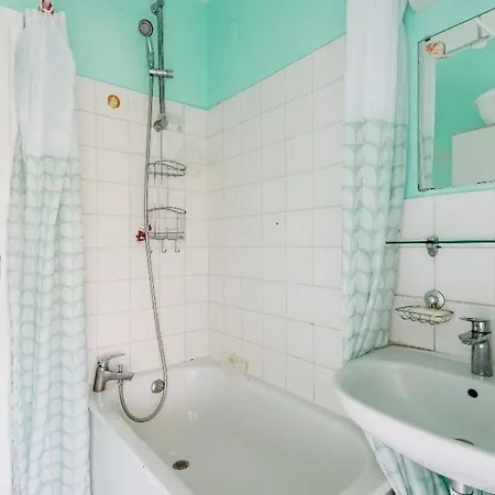 منزل للإقامة Double Bedroom With Shared Bathroom & Kitchen, Paris *
