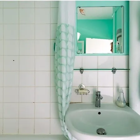Double Bedroom With Shared Bathroom & Kitchen, Paris *
