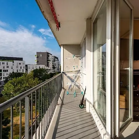 Double Bedroom With Shared Bathroom & Kitchen, Paris *